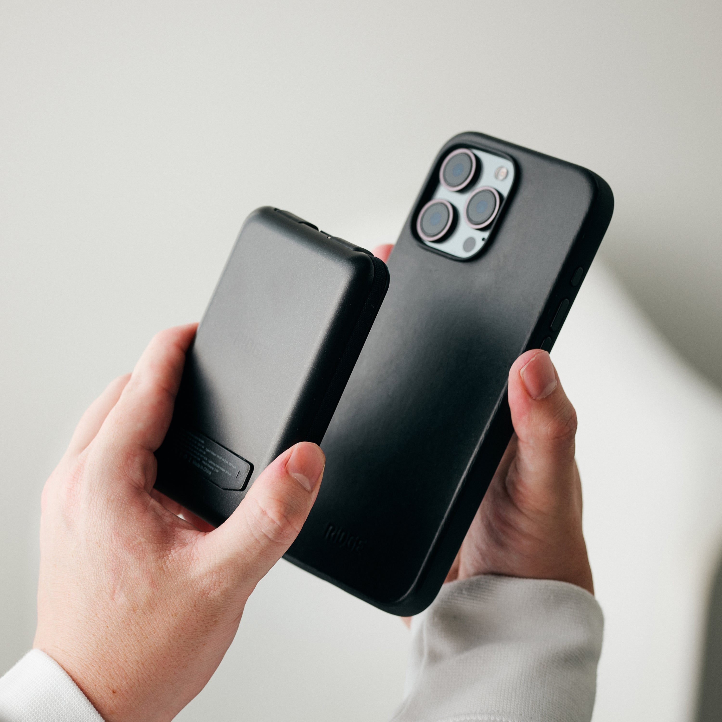 Everyday Charging Kit - iPhone 16 - Midnight Black Leather